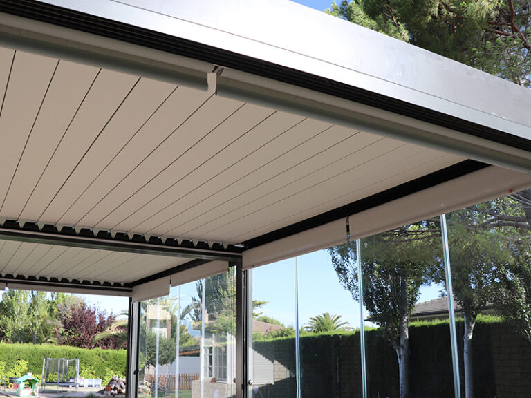 &iquest;Quieres un Espacio Exterior M&aacute;s Confortable y Funcional? Descubre los Beneficios de Nuestros Techos Fijos para Cerramiento de Terrazas con Acuglass